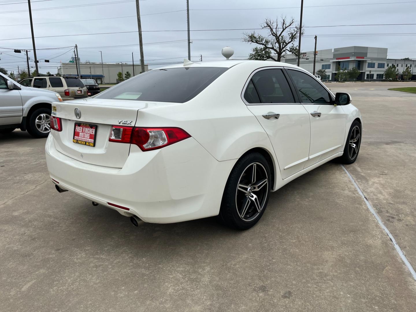 2009 white /TAN Acura TSX 5-Speed AT (JH4CU26639C) with an 2.4L L4 DOHC 16V engine, 5-Speed Automatic Overdrive transmission, located at 14700 Tomball Parkway 249, Houston, TX, 77086, (281) 444-2200, 29.928619, -95.504074 - Photo#6